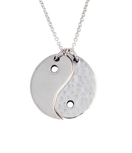 zilveren kado: ketting met ying yang