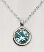 Zilveren kado: ketting met geboortesteen van Maart