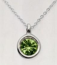 Zilveren kado: ketting met geboortesteen van Augustus