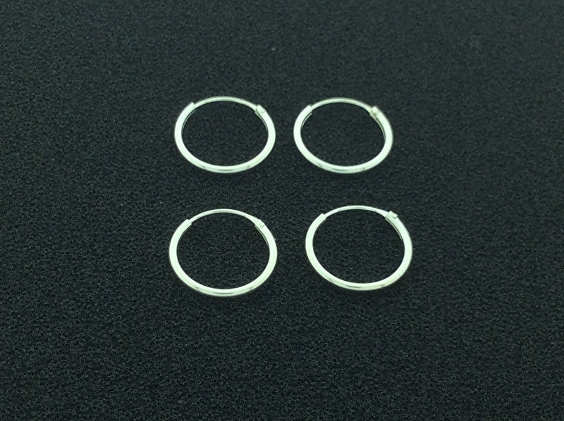 Zilveren oorringetjes