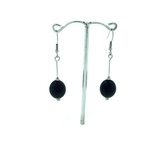 Hangoorbellen met een ovale kraal