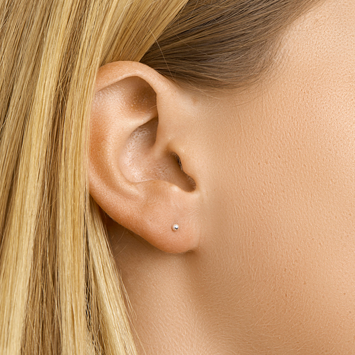 Oorknoppen bolletje zilver wit