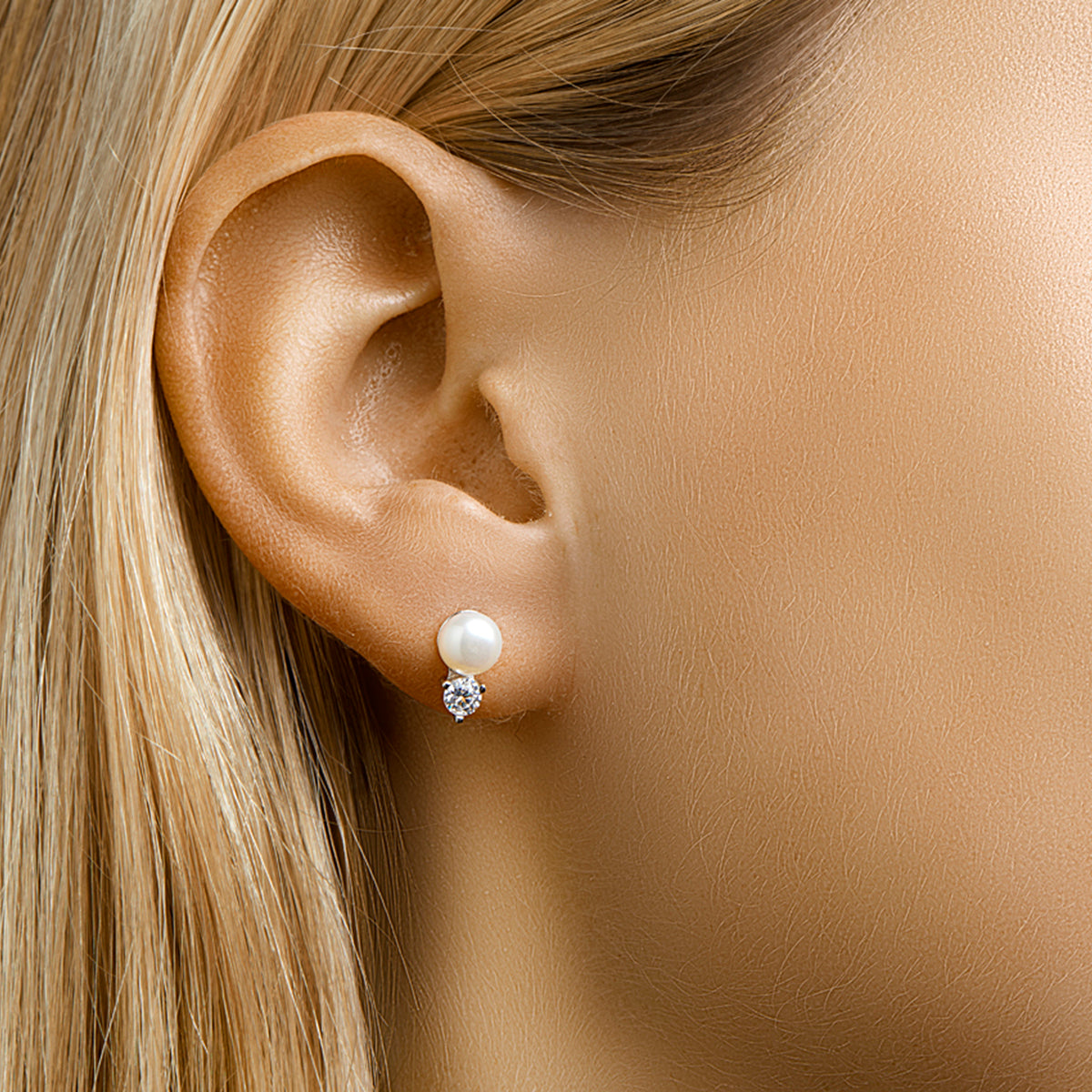 Oorknoppen parel en zirkonia zilver gerhodineerd