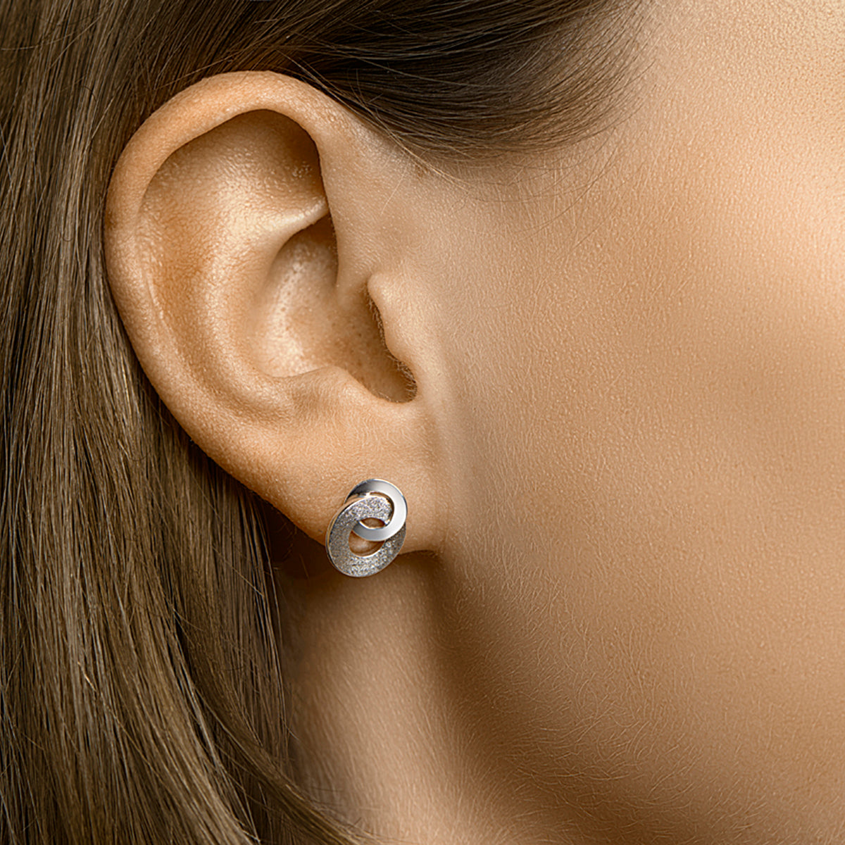 Oorknoppen rond poli/mat zilver gerhodineerd