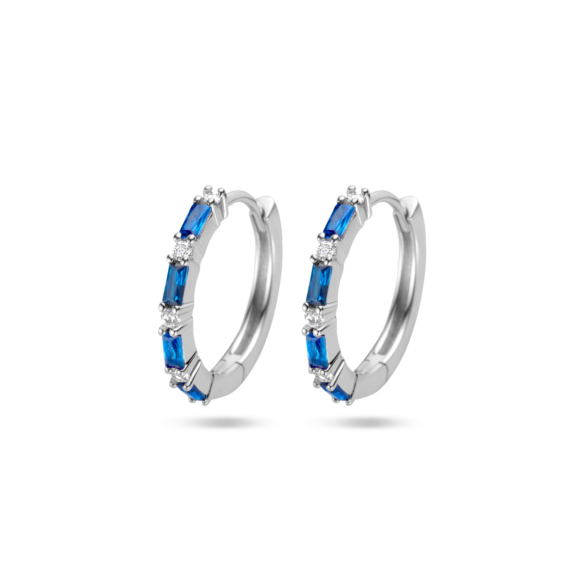 Klapoorringen blauw zirkonia zilver gerhodineerd