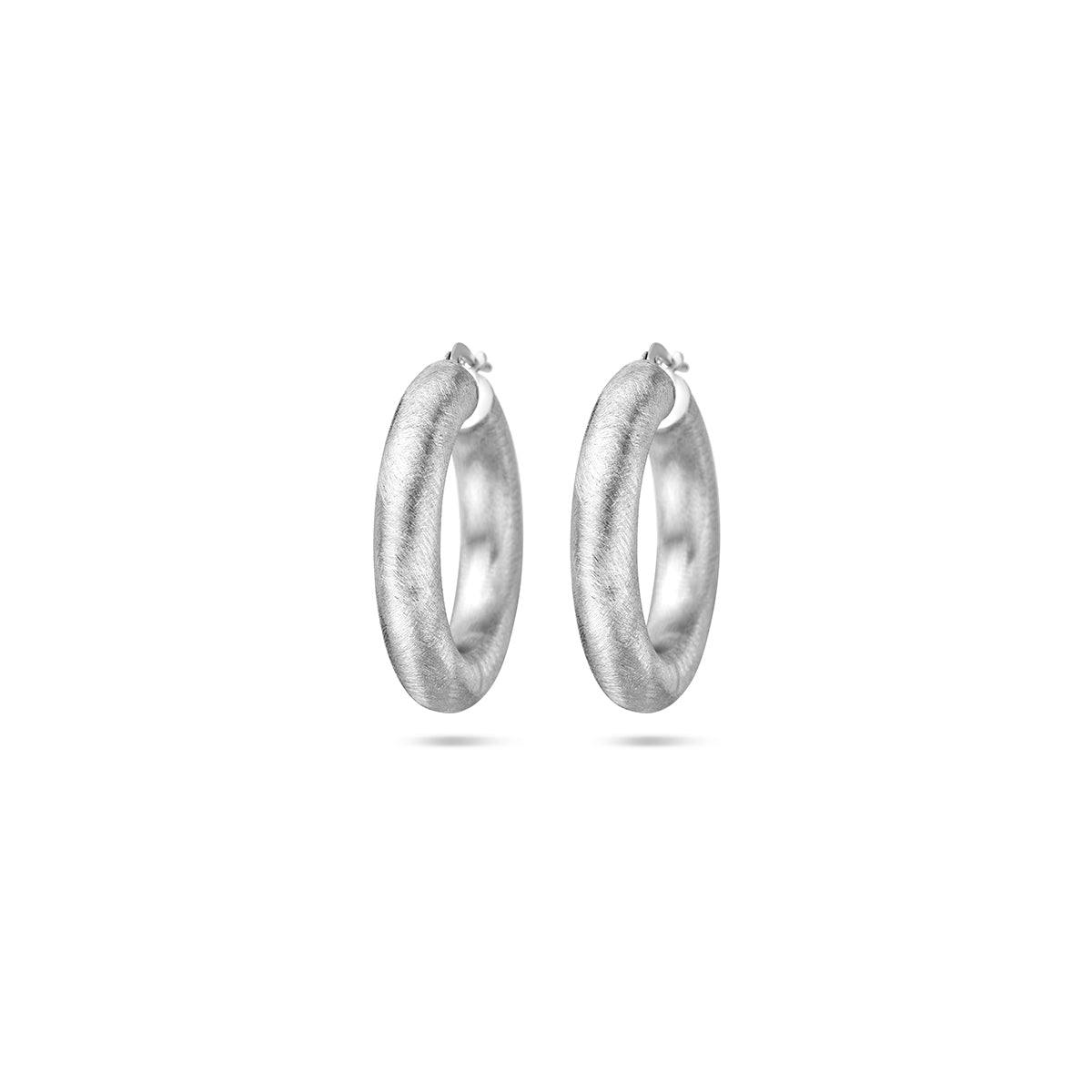 Oorringen 6,0 mm ronde buis gescratcht zilver gerhodineerd