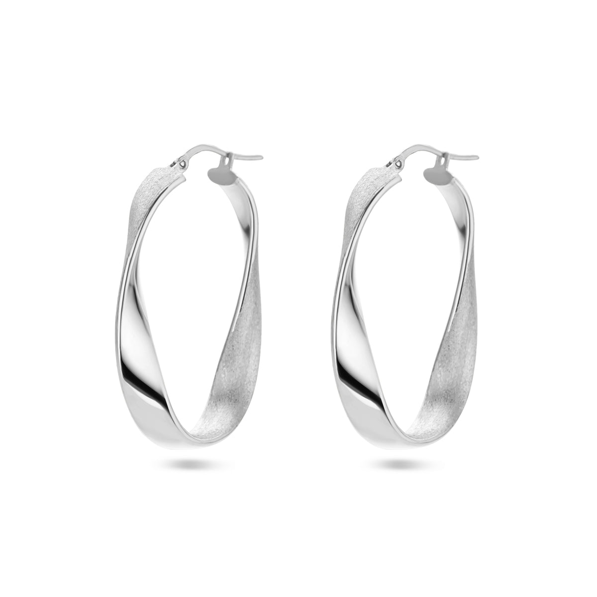 Oorringen gedraaid poli/mat zilver gerhodineerd