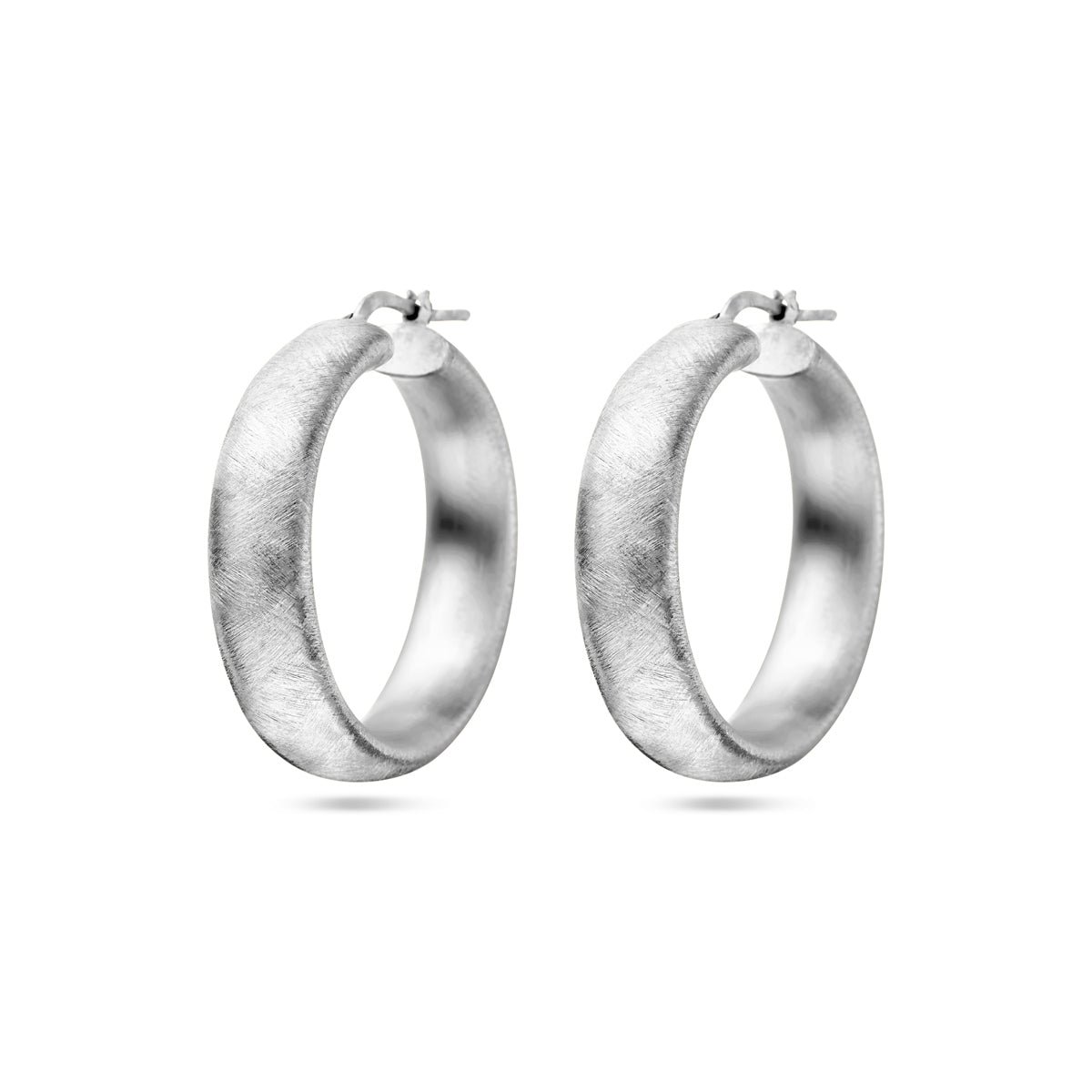 Oorringen gescratcht zilver gerhodineerd