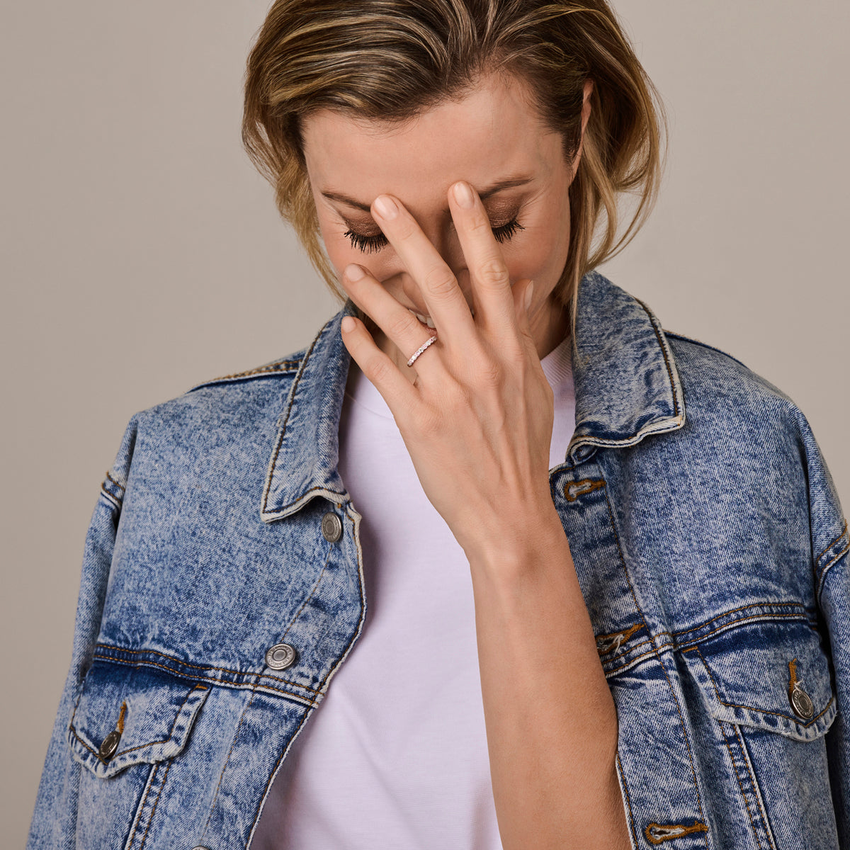 Ring wit en roze zirkonia zilver gerhodineerd