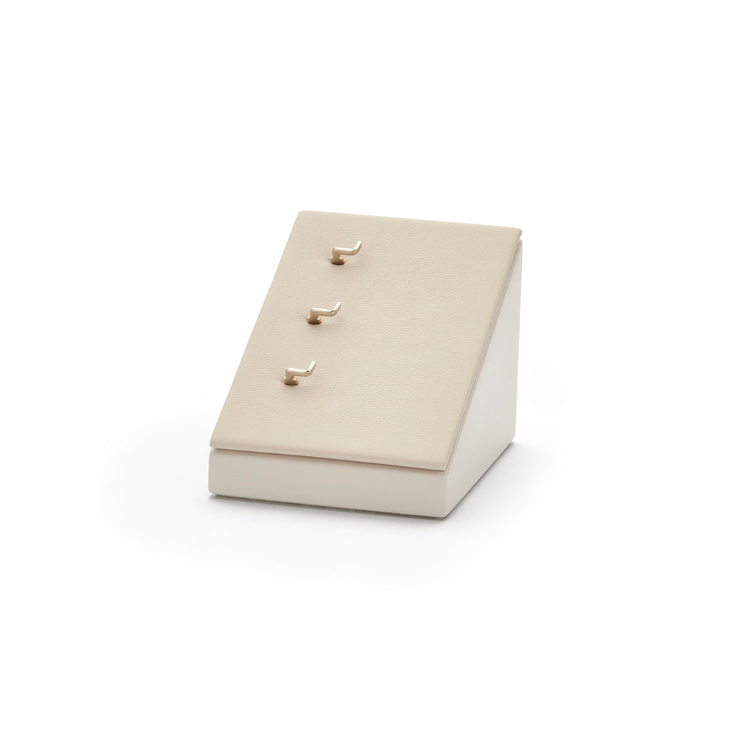 hangers display beige pos materialen