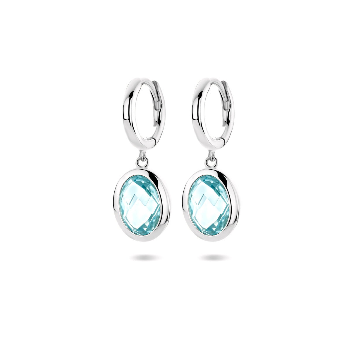 klapoorringen sky blue topaas 26 mm zilver gerhodineerd