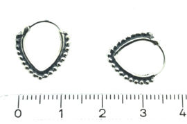 Zilveren oorringen ovaal versierd