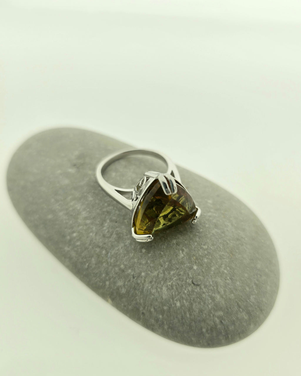 Handgemaakte zilveren zultanite ring