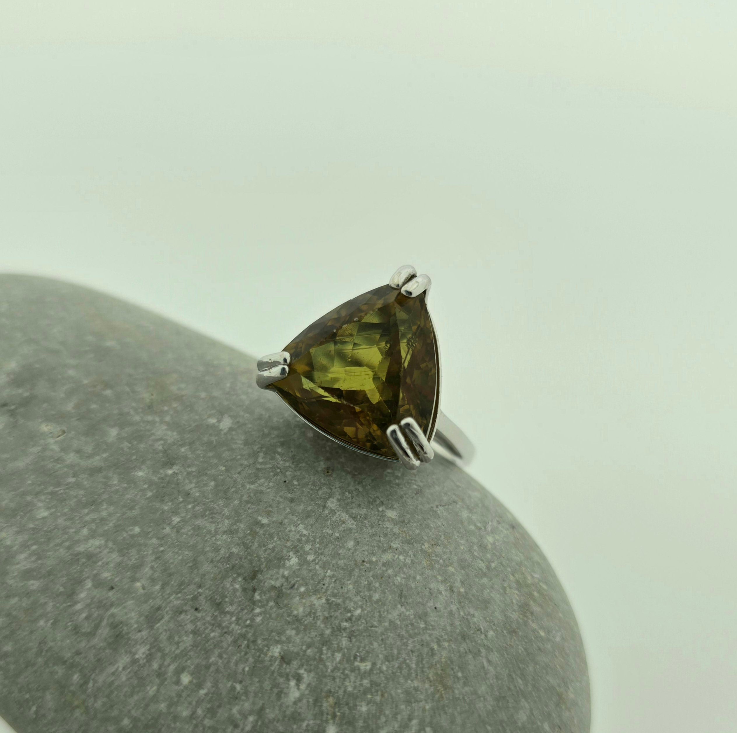 Handgemaakte zilveren zultanite ring