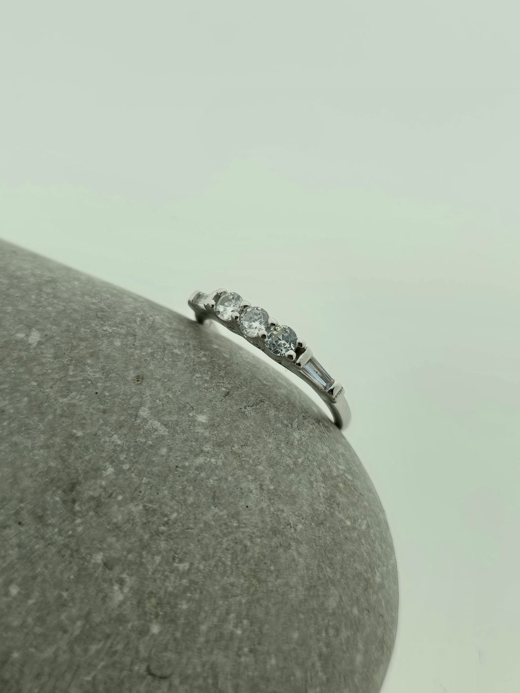 Handgemaakte zilveren moissanite ring