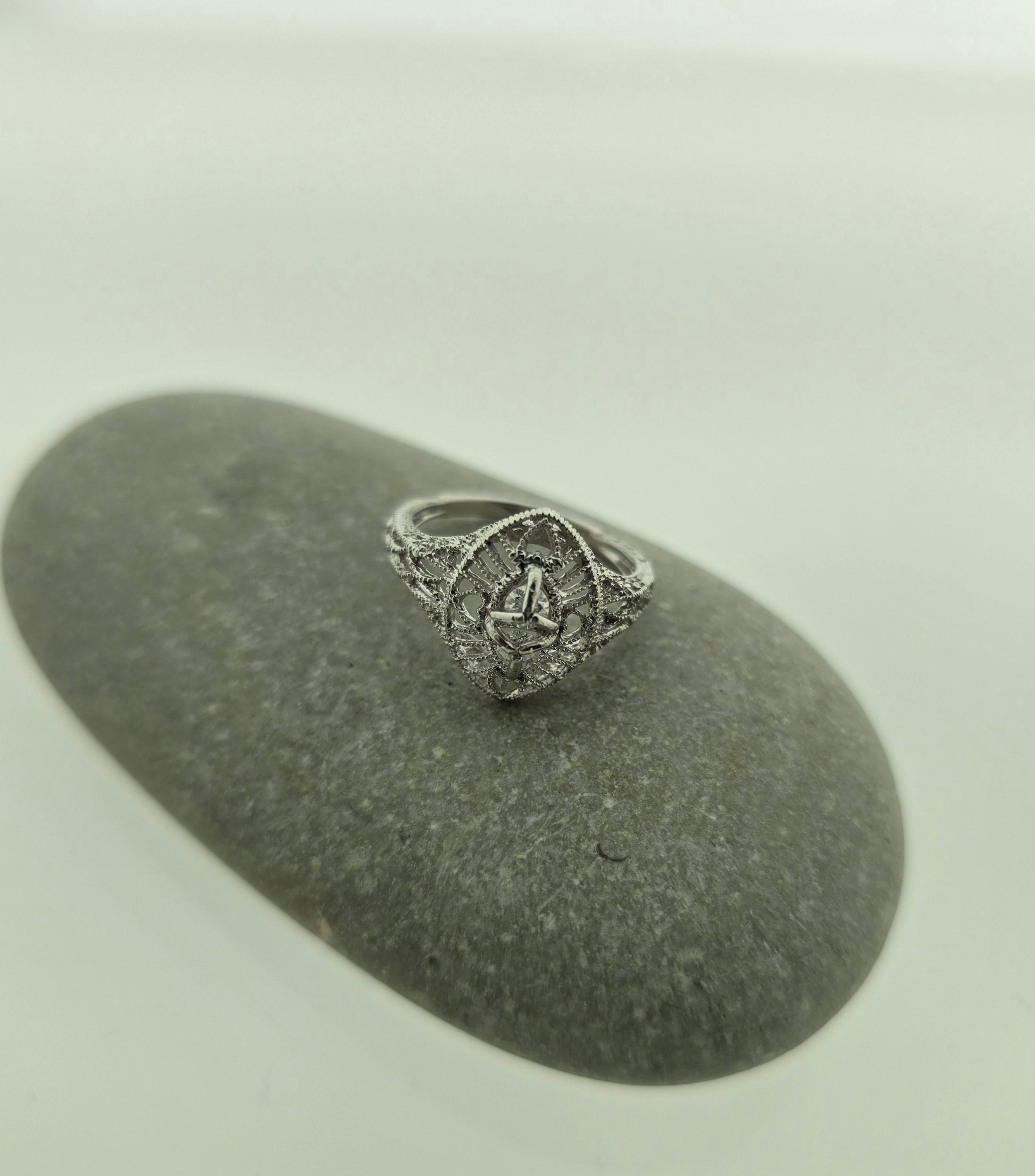 Handgemaakte zilveren moissanite ring