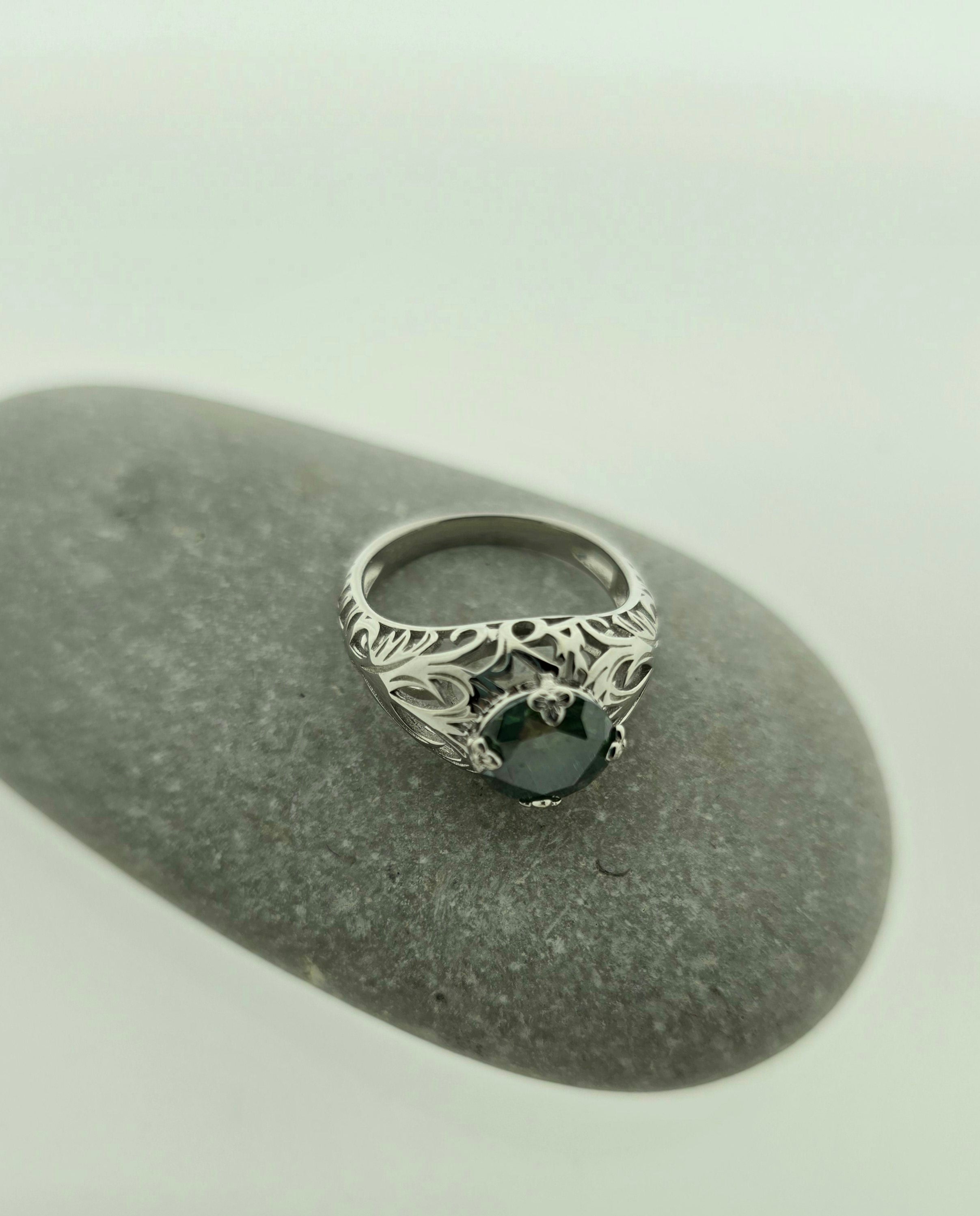 Handgemaakte zilveren moissanite ring