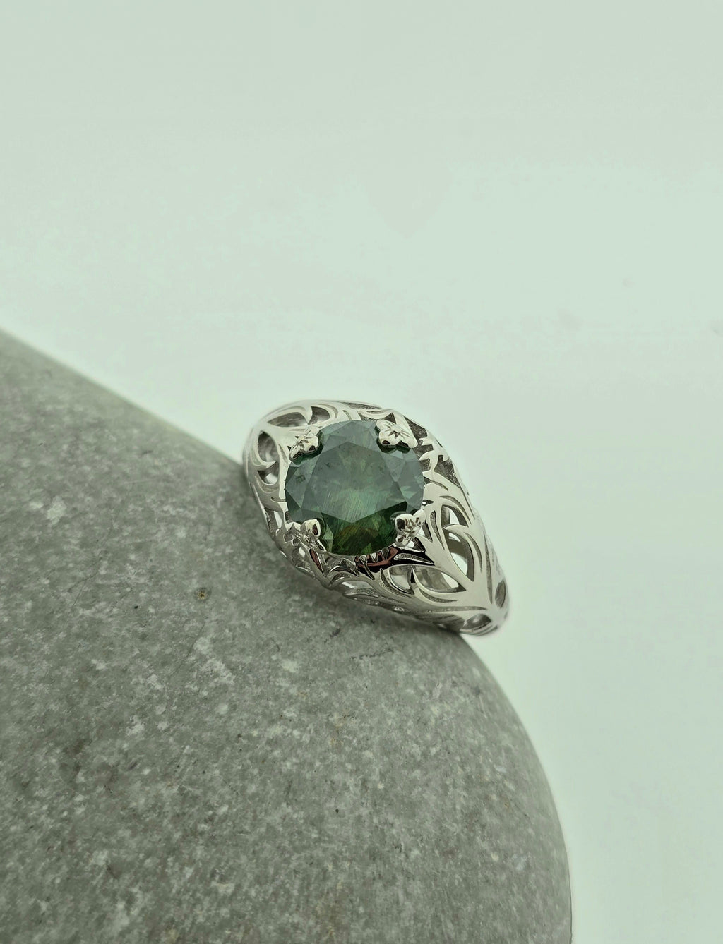 Handgemaakte zilveren moissanite ring