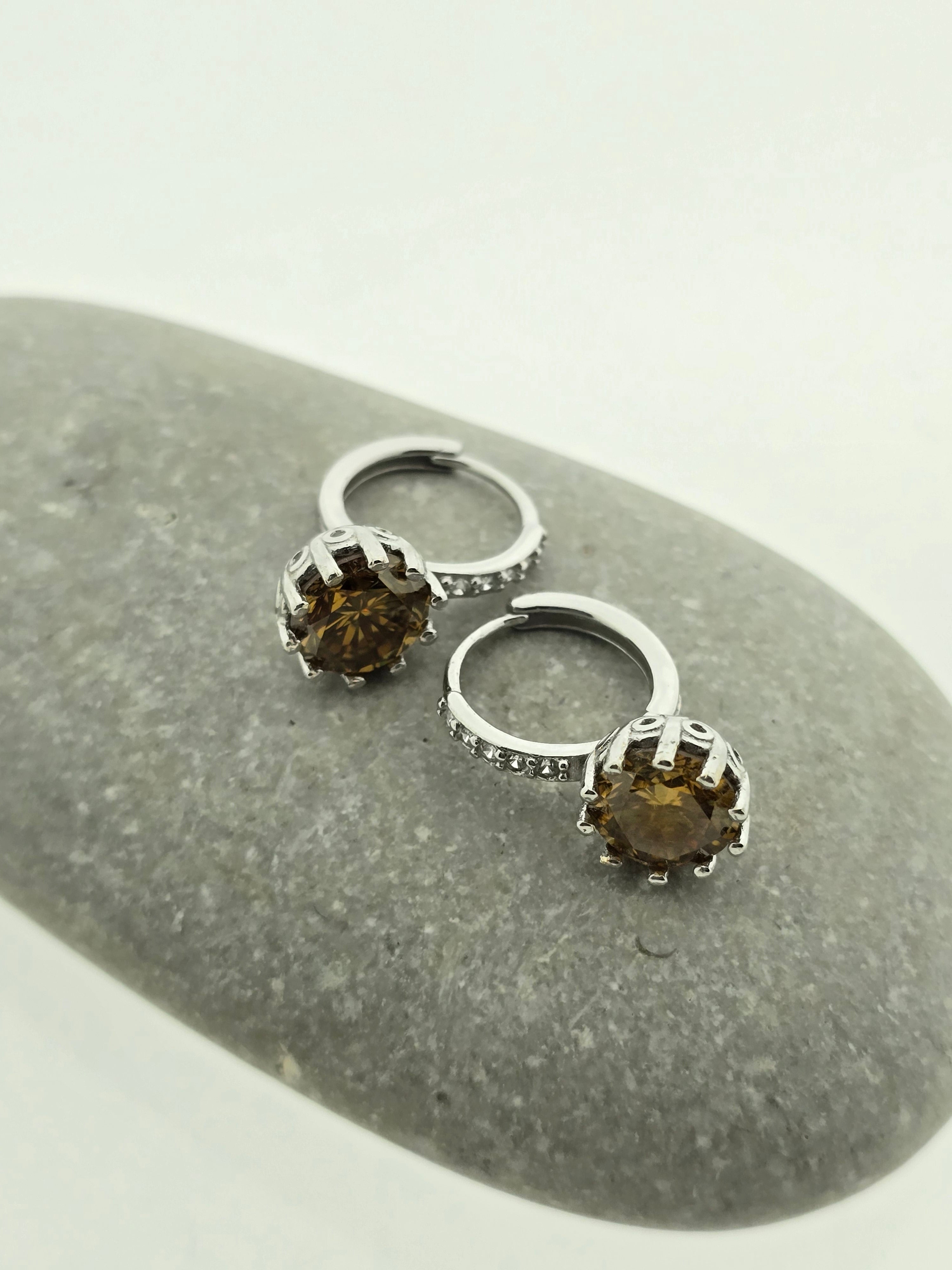 Handgemaakte zilveren moissanite oorbellen