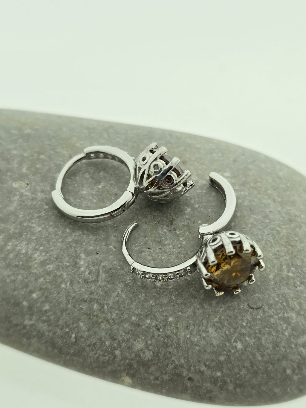 Handgemaakte zilveren moissanite oorbellen