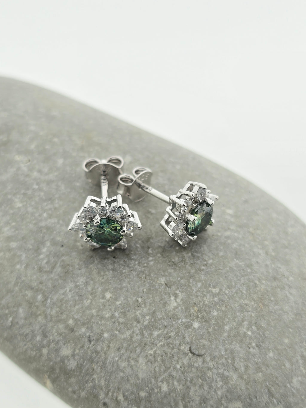 Handgemaakte zilveren moissanite oorbellen