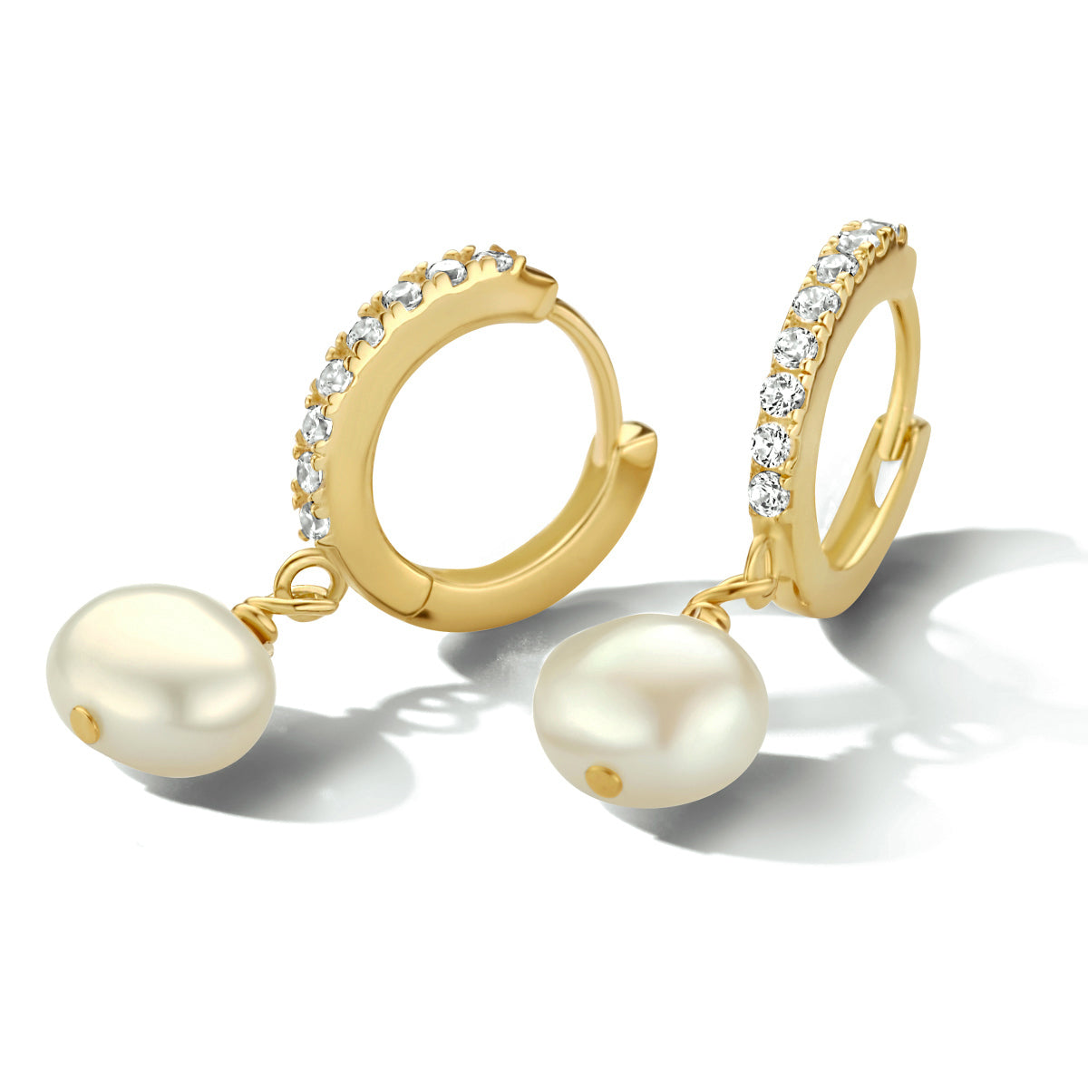 Klapoorringen parel en zirkonia 1 micron zilver verguld (geel)