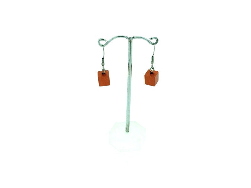 hangoorbellen met een vierkant blokje