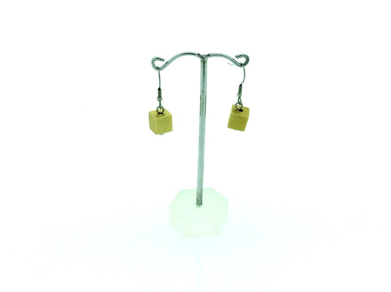 hangoorbellen met een vierkant blokje