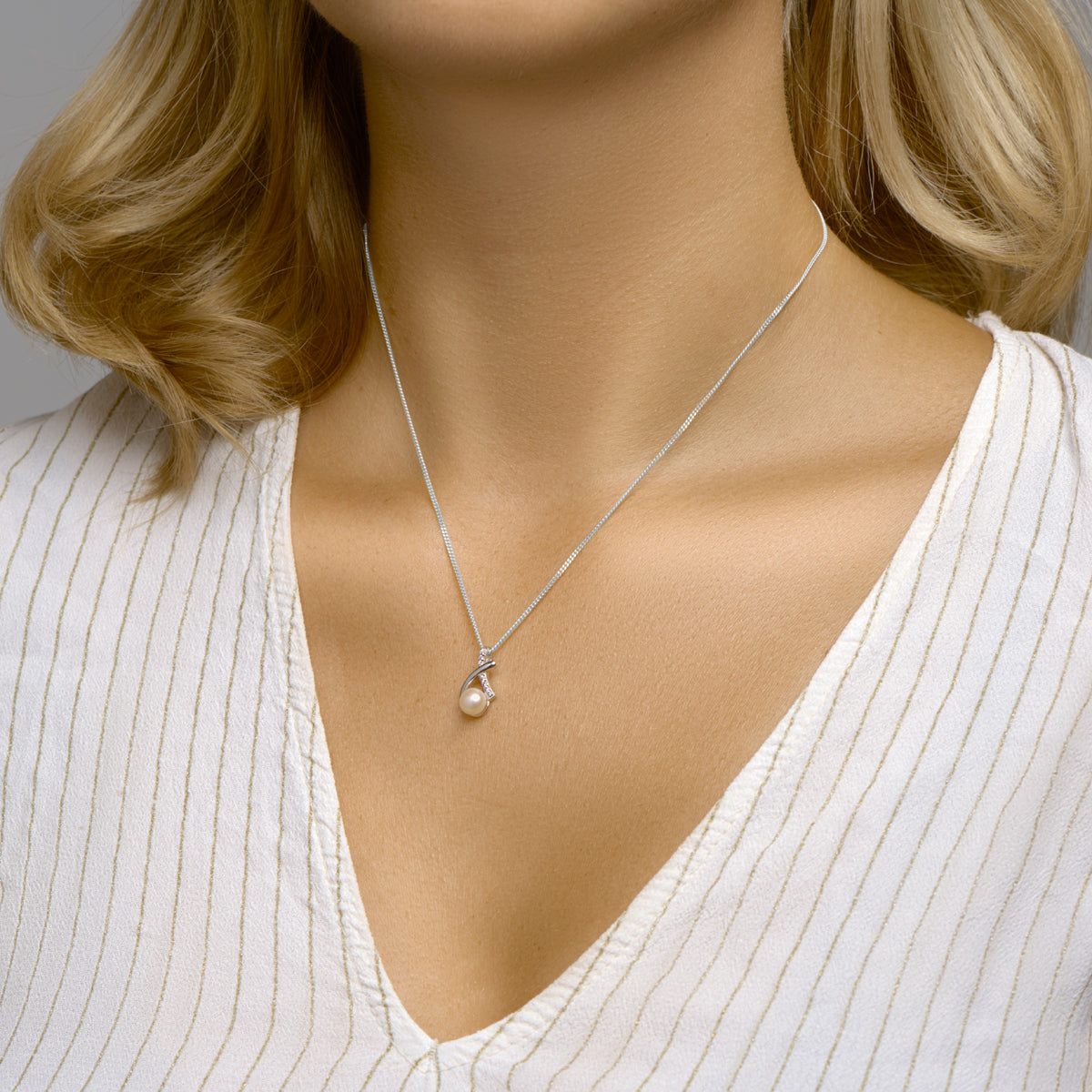 hanger parel en zirkonia zilver gerhodineerd