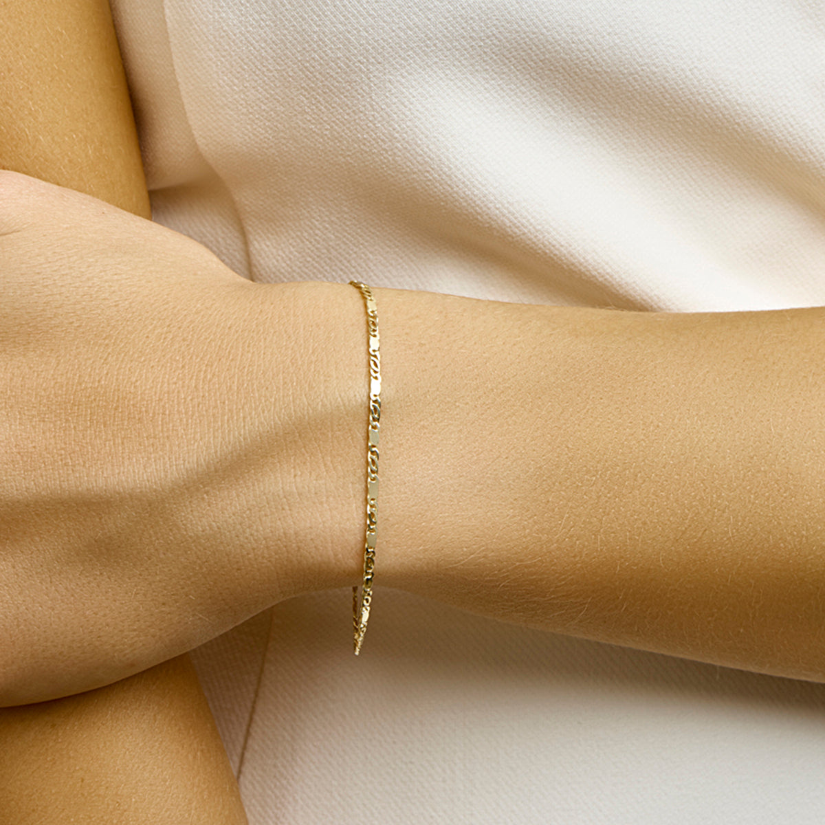armband valkenoog met tussenstuk 2,1 mm 14K geelgoud