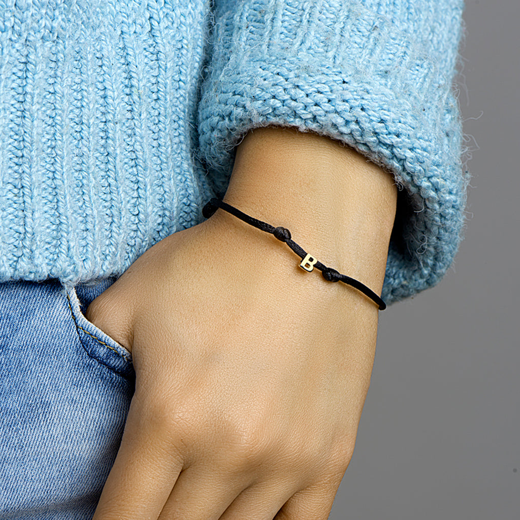 Armband Satin schwarz Buchstabe 13 - 26 cm 14K Gold mit Gummi/Nylon/Leder