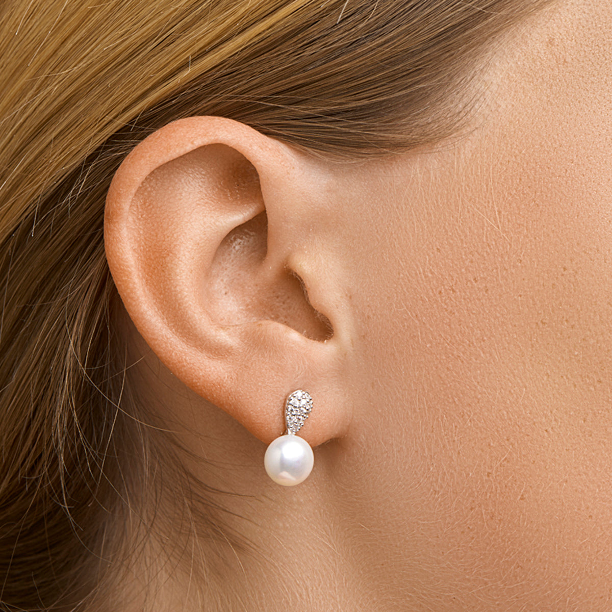 oorknoppen parel en zirkonia zilver gerhodineerd