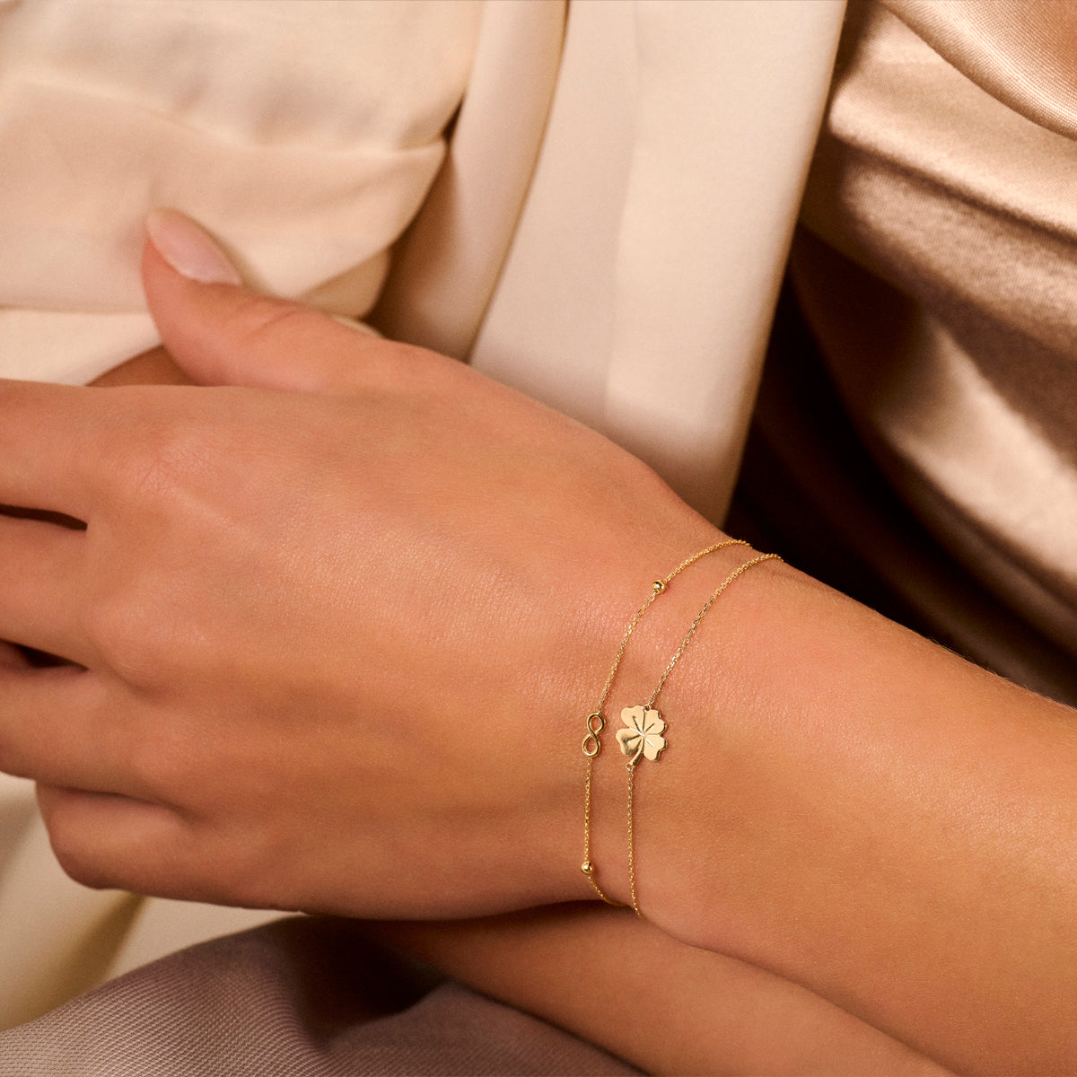 Armband Unendlichkeit und Kugeln 16 - 17,5 - 19 cm 14K Gelbgold