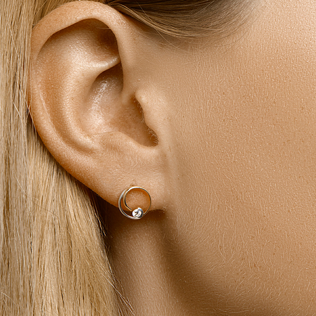 oorknoppen rond zirkonia bicolor gestift 14K geelgoud