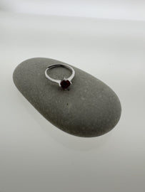 Handgemaakte zilveren ruby ring