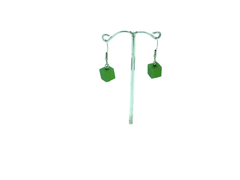 hangoorbellen met een vierkant blokje