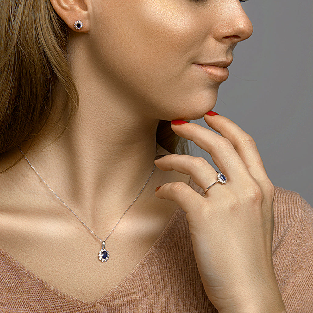 oorknoppen saffier en zirkonia halo 14K witgoud