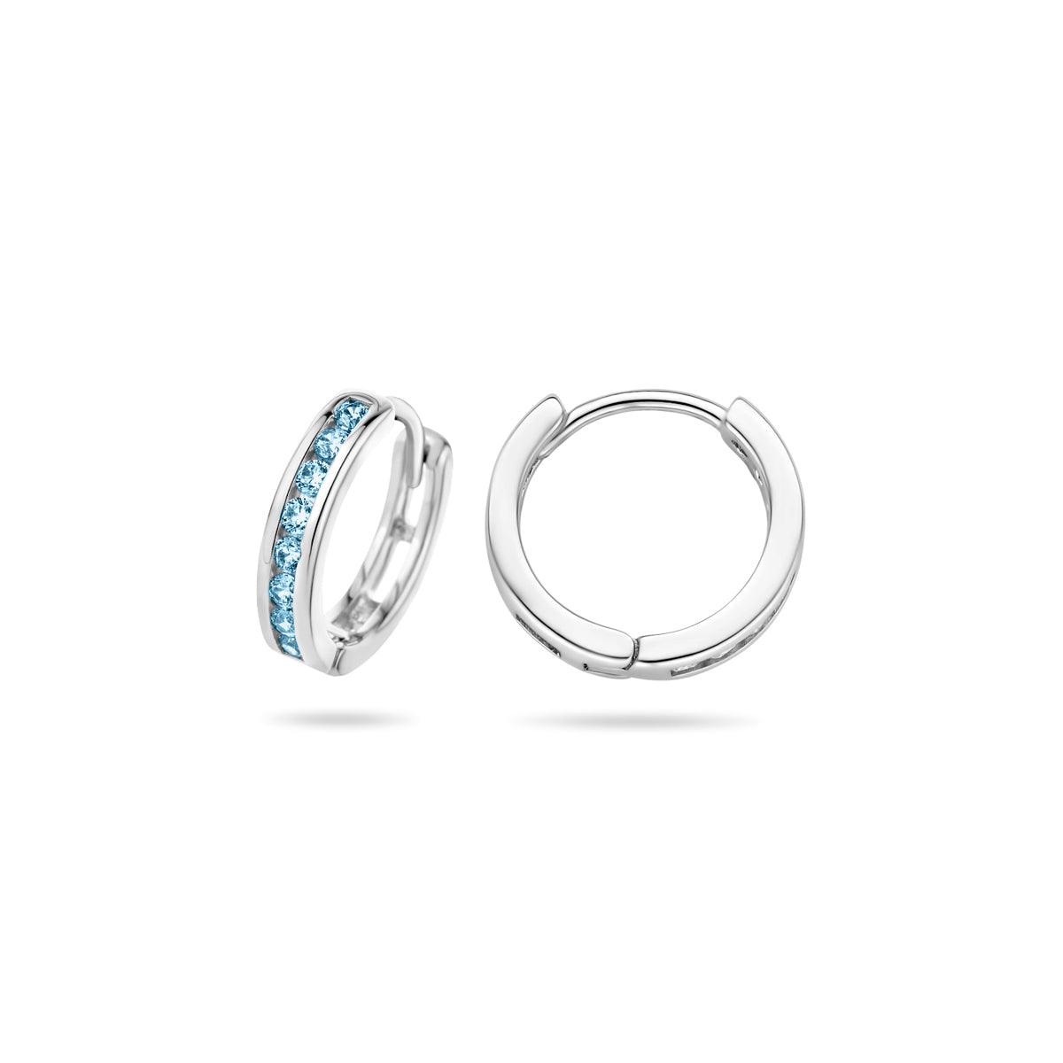 klapoorringen blauw zirkonia 12,5 mm zilver gerhodineerd