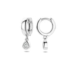 klapoorringen zirkonia 18 mm zilver gerhodineerd - druppel/komma/pegel