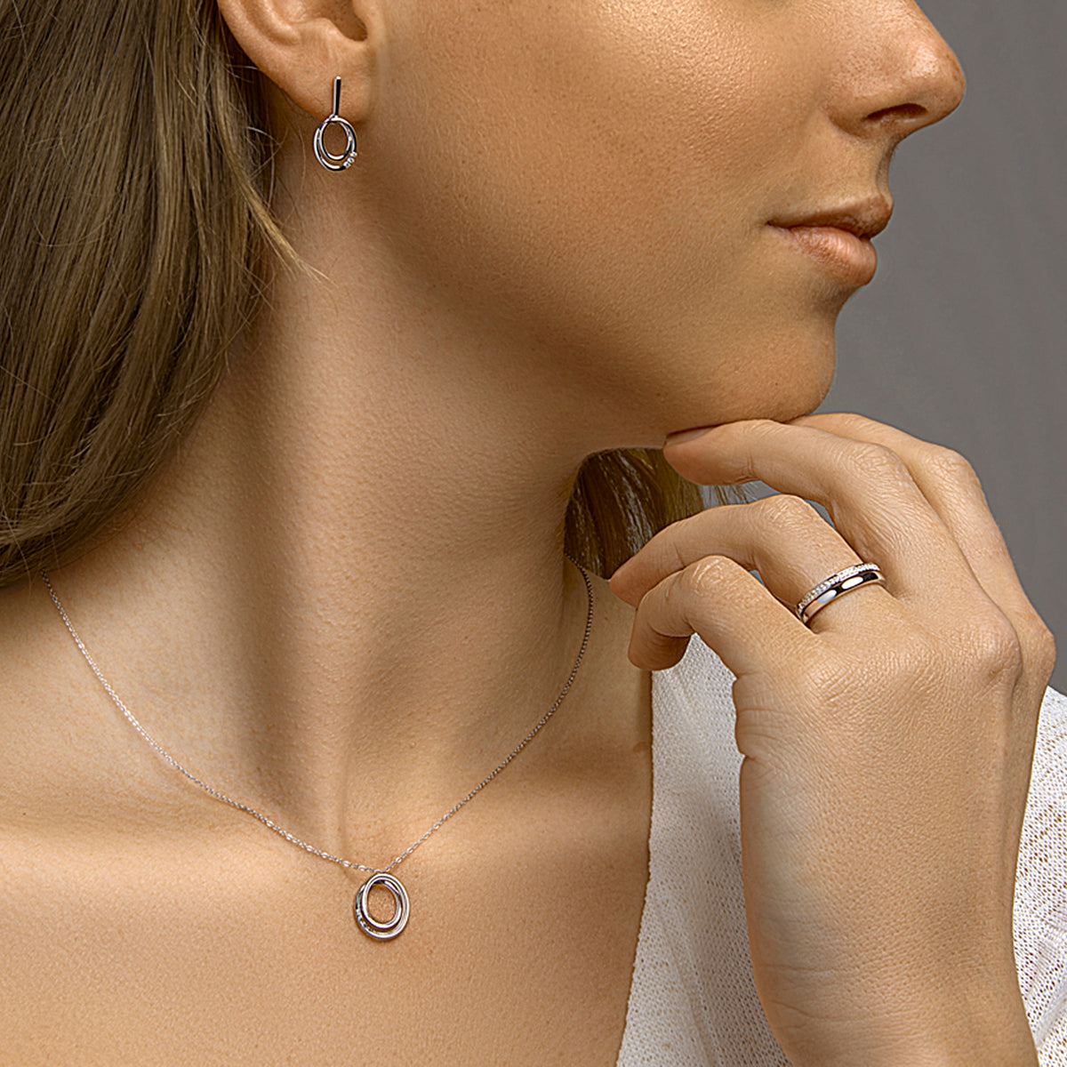 oorhangers diamant 0.04ct (2x0.02ct) h si 14K witgoud - ovaal