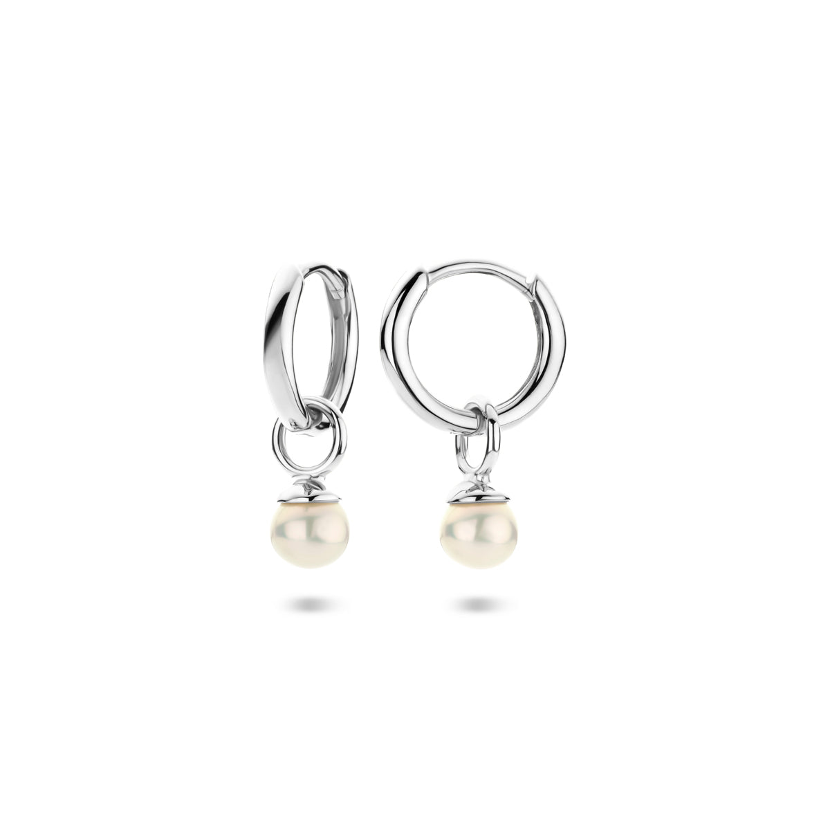 klapoorringen parel 18 mm zilver gerhodineerd