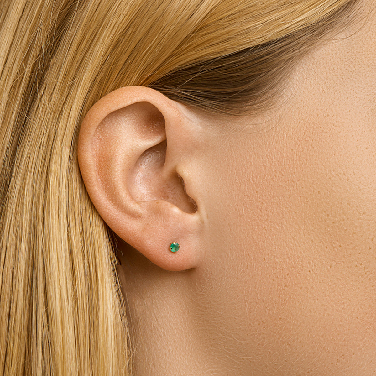 Oorknoppen smaragd 14k geelgoud