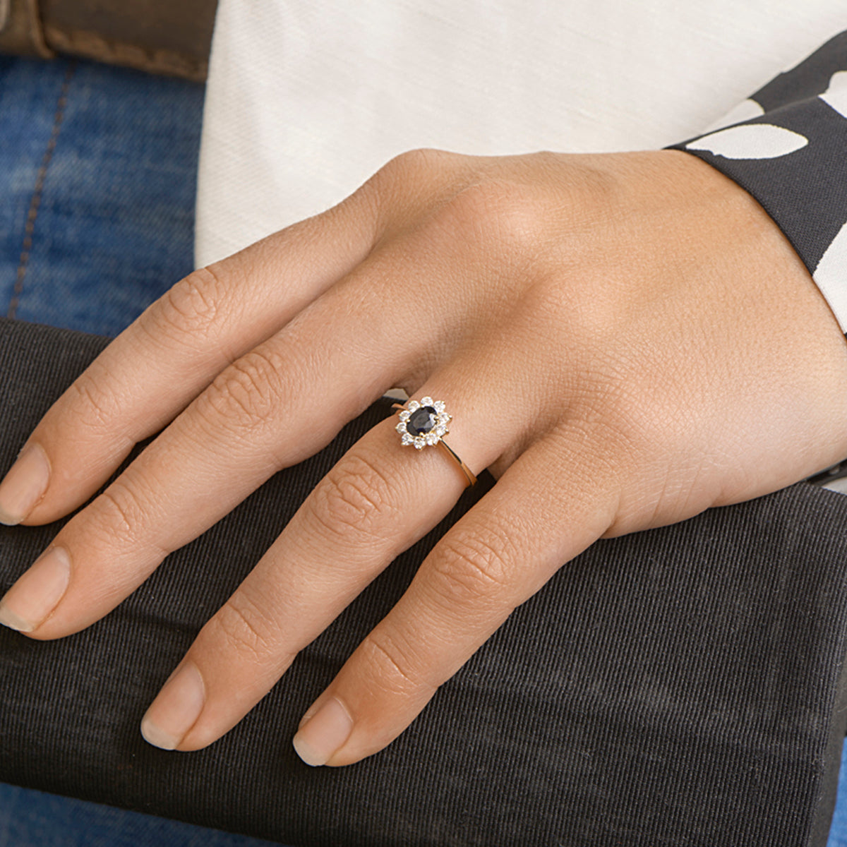 Ring saffier en zirkonia halo 14k geelgoud