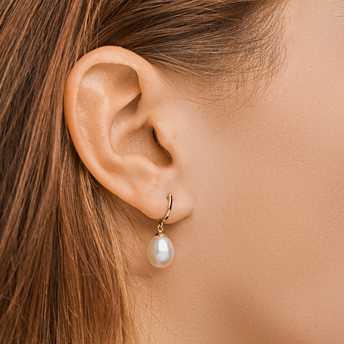 Oorhangers parel 12 x 8,5 mm 14k geelgoud