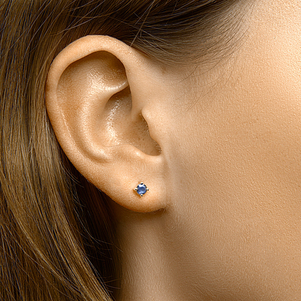 Oorknoppen saffier 14k geelgoud
