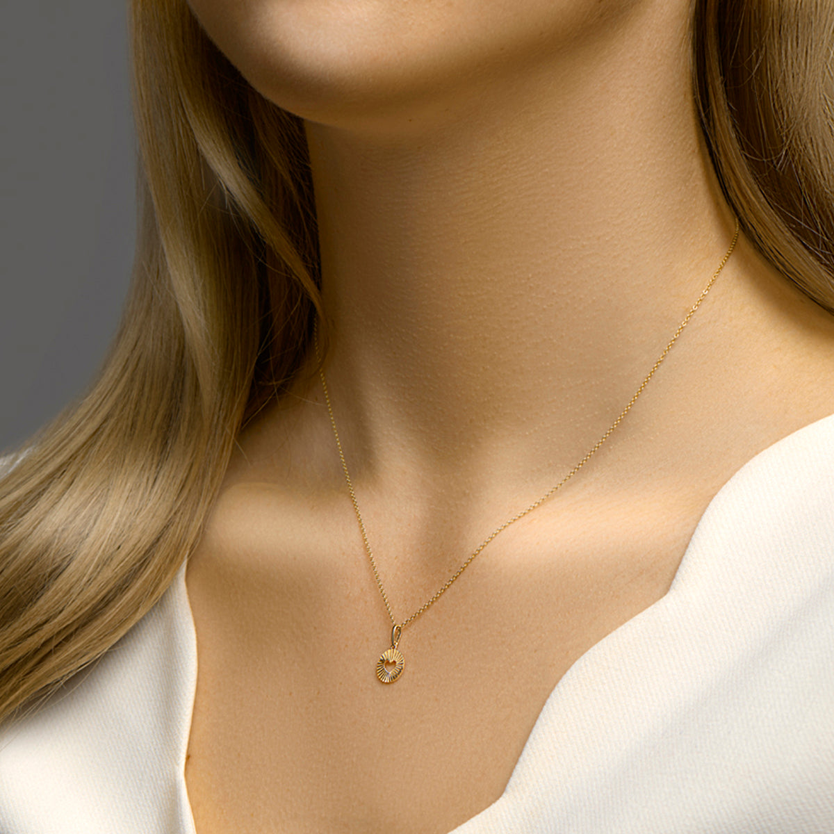 Hanger hart gediamanteerd 14k geelgoud