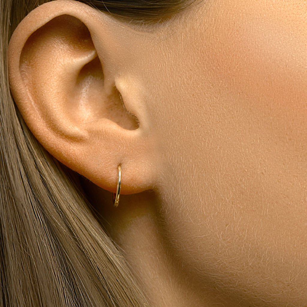 Klapoorringen gediamanteerd 14k geelgoud