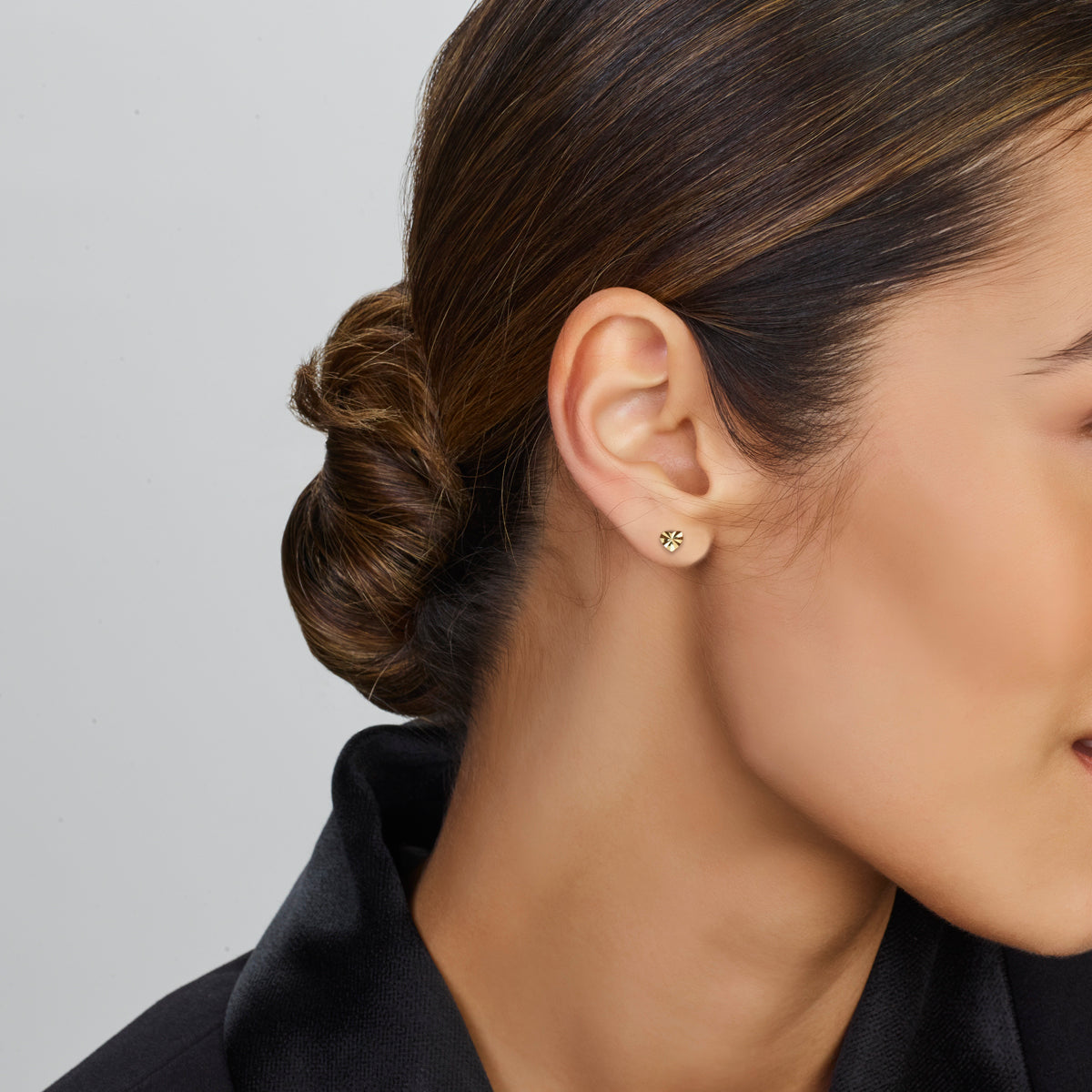 Oorknoppen hart gediamanteerd 14k geelgoud