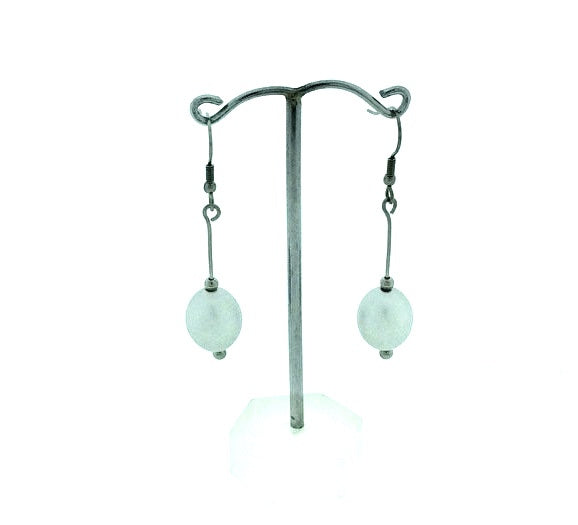 Hangoorbellen met een ovale kraal