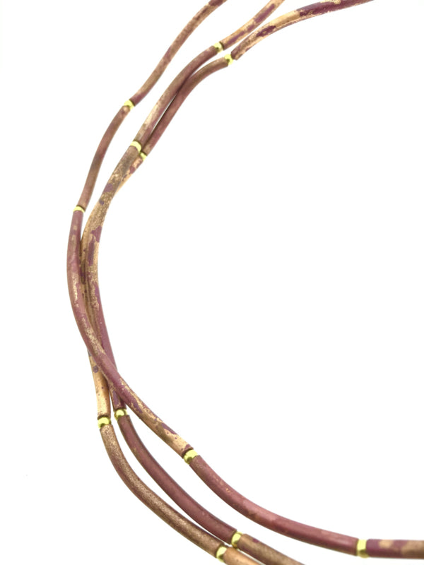 Hangemaakt collier gepatineerd